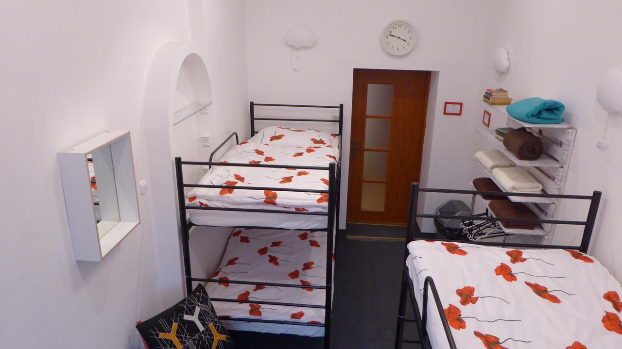 Flyfly Hostel , Darmowy Parking , Rezerwuj Przez Urzadzenia Mobilne -10 Procent Wroclaw Exterior photo